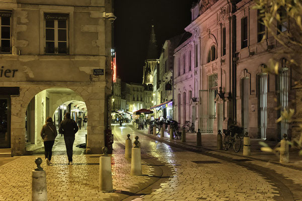 Philippe Vallet / F 4.8 - 1/30 s - 4 000 iso