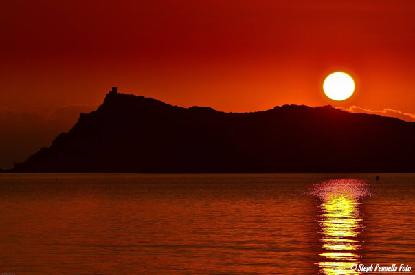 Coucher de soleil sur le Gaou, plage du Cros
