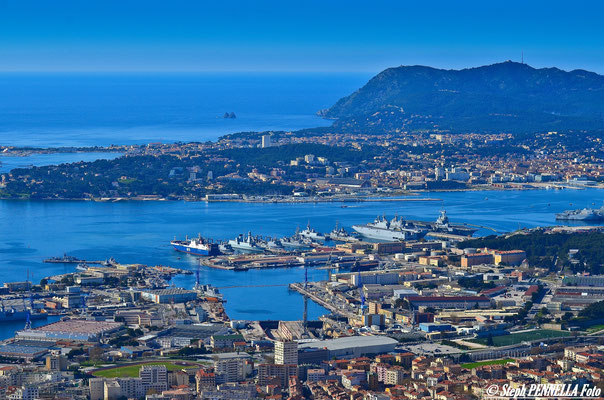 Toulon, vue du Mont Faron.