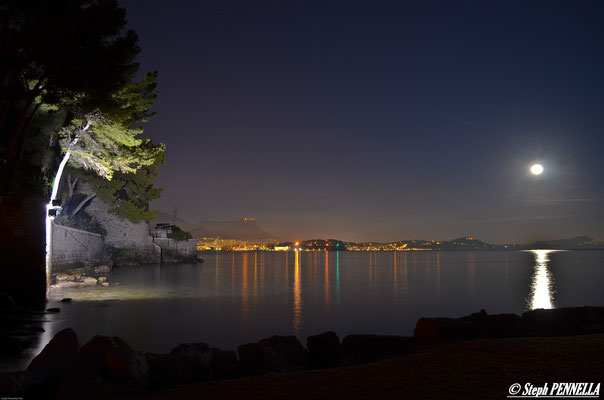 Pleine lune sur le Fort Balaguier, Tamaris, la Seyne sur mer.