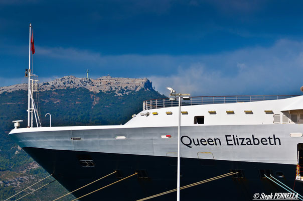 Le "Queen Elizabeth", Hamilton, en escale à la Seyne sur mer