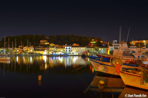 Petit port de St Mandrier la nuit 