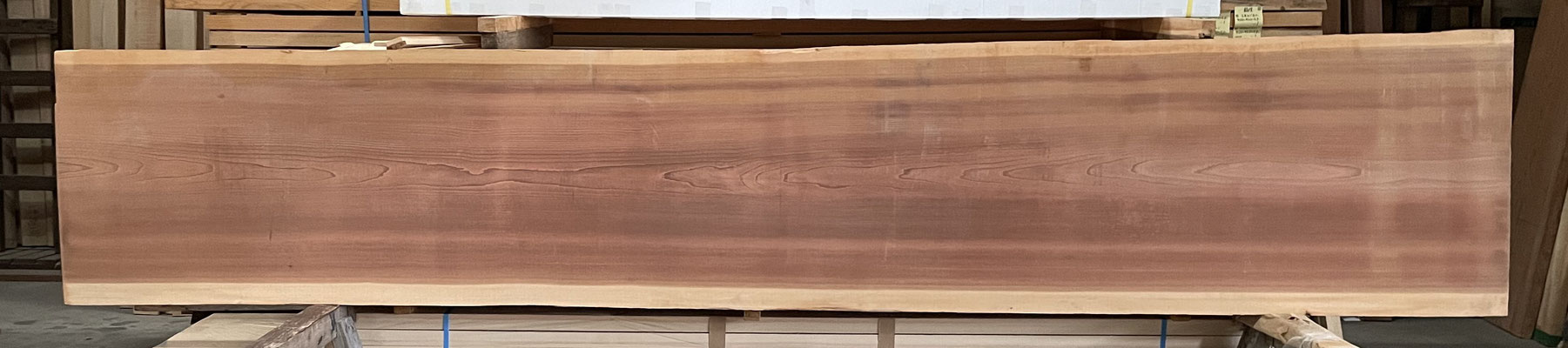 杉両耳付き 幅広 無垢板 4000㎜×720×30 - 木曽桧 吉野桧 吉野杉 杉両耳付き 幅広 無垢板 4000㎜×720×30 - 木曽桧 吉野桧 吉野杉