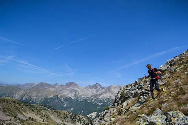 David à la descente du Mont Pépoiri (2674m alt.) dans le massif du Mercantour