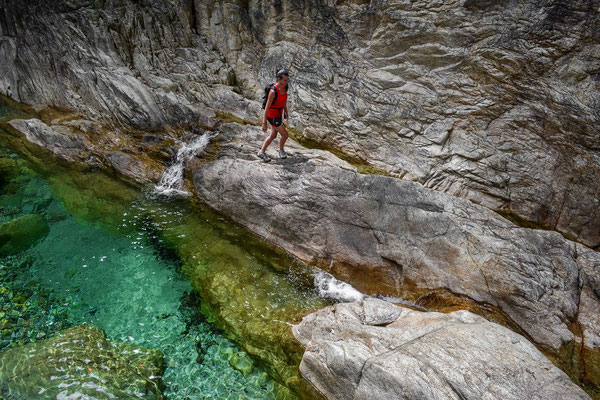 Canyon de la Solenzara en Corse. Des contrastes et des couleurs saisissantes.