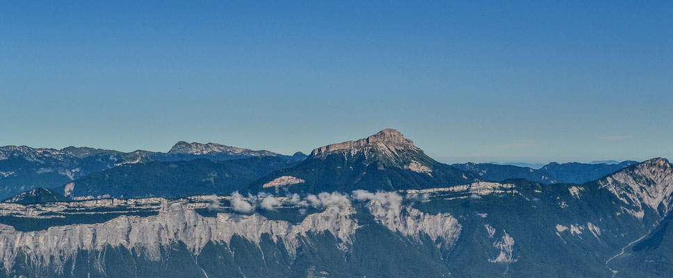 Massif de la Chartreuse vue depuis le Massif de Belledonne dans les Alpes