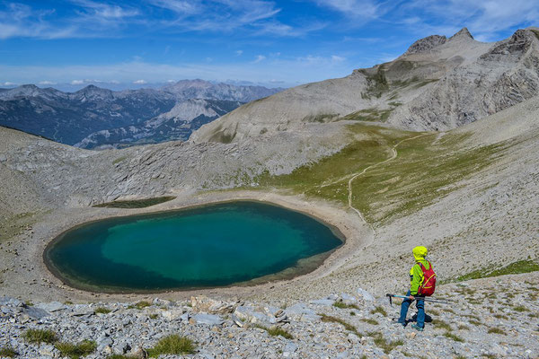 Lac des Garrets à 2621 m d'altitude dans les Alpes du Sud