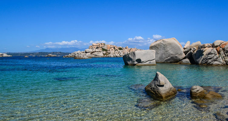 Petit coin paradisiaque des îles Lavezzi en Corse