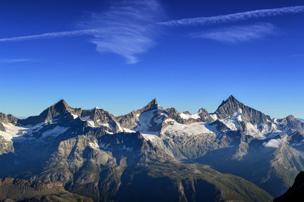 Weisshorn, Zinalrothorn et Gabelhorn depuis le Breithorn  (Alpes Suisses)