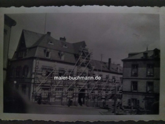 holzleitergerüst von malermeister buchmann am" hotel zur saar...."