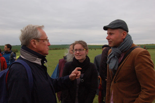 Dr. Helmit Eikam mit Pfarrer Jan Hanak und der evangelischen Pastori n