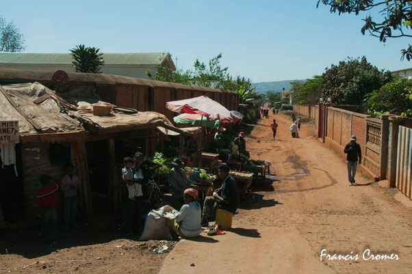 Des petits commerces à la sortie d'Antsirabe.