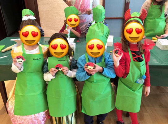 Taller repostería infantil en El Corte Inglés Cartagena, Murcia. Actividad de cocina con niños. Cursos minichef en Cartagena, Murcia. La dulce ilusión talleres de niños y niñas