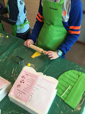 Taller repostería infantil en El Corte Inglés Cartagena, Murcia. Actividad de cocina con niños. Cursos minichef en Cartagena, Murcia. La dulce ilusión talleres de niños y niñas