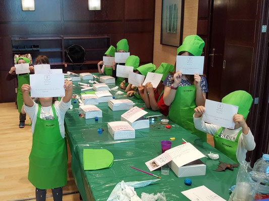 Taller repostería infantil en El Corte Inglés Cartagena, Murcia. Actividad de cocina con niños. Cursos minichef en Cartagena, Murcia. La dulce ilusión talleres de niños y niñas