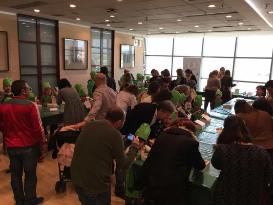 Taller repostería infantil en El Corte Inglés Cartagena, Murcia. Actividad de cocina con niños. Cursos minichef en Cartagena, Murcia. La dulce ilusión talleres de niños y niñas