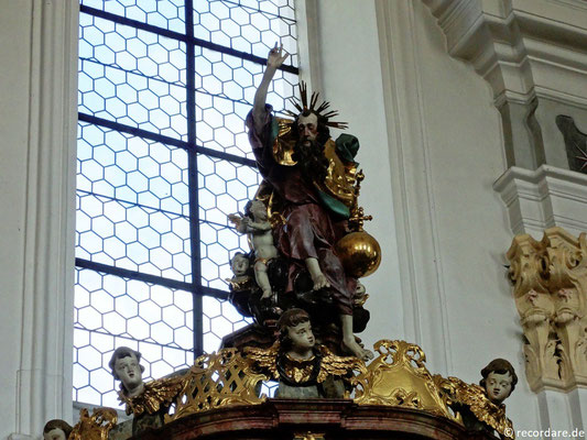 Kanzel-Schalldeckel mit Gottvaterfigur