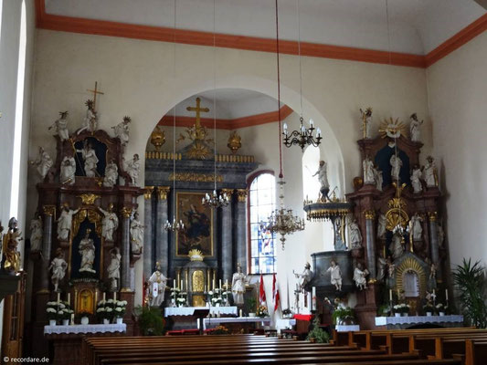 Blick in den Kirchenraum