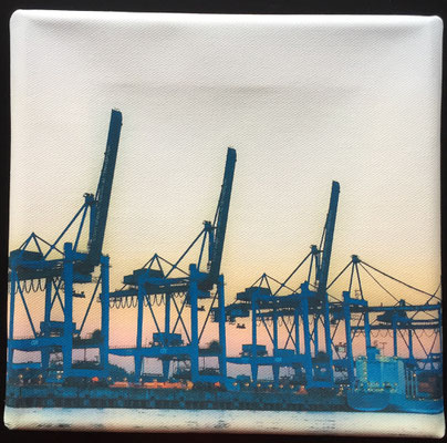 18 x 18 cm
