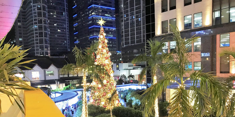 Christmas Tree in Eastwood City