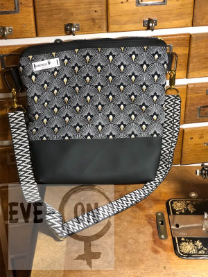 5034 Fächer schwarz gold, Boden Kunstleder CHF 85.00