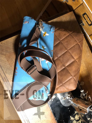 5033 Kirschzweige und Bienen, CHF 85.00