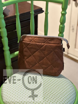 4053 Kunstleder kariert CHF 35.00