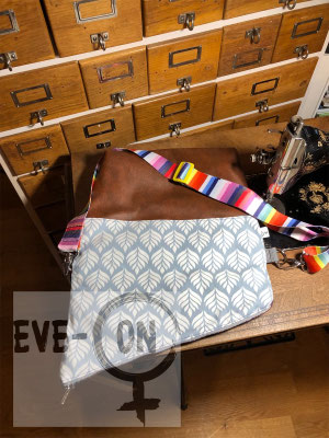 5031 Blätter Bunt Echtlederboden CHF 135.00