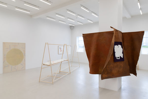 Detel Aurand / Claudia Hausfeld, The Air in Between, 2024-25, installation view. Courtesy of the artists, photo: Sisters Lumière
