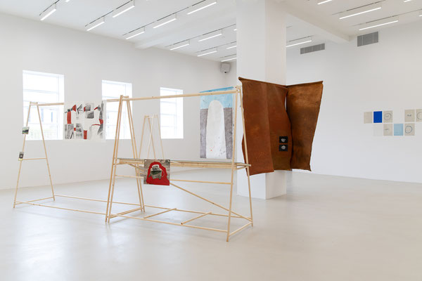 Detel Aurand / Claudia Hausfeld, The Air in Between, 2024-25, installation view. Courtesy of the artists, photo: Sisters Lumière