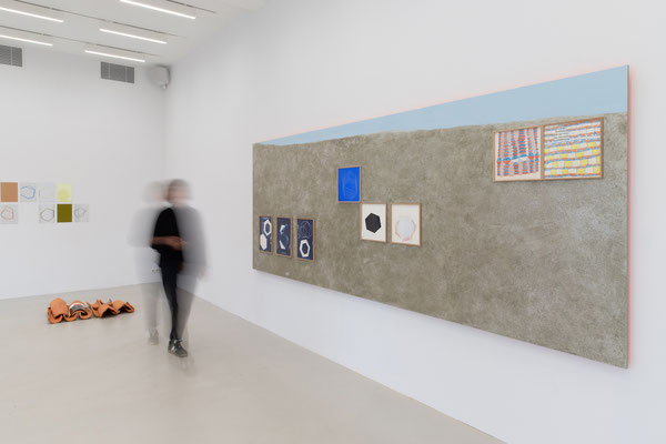 Detel Aurand / Claudia Hausfeld, The Air in Between, 2024-25, installation view. Courtesy of the artists, photo: Sisters Lumière