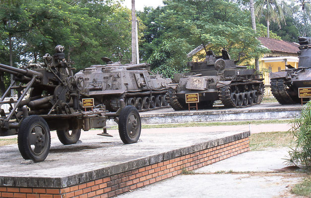Ho Chi Minh city museo guerra armi pesanti