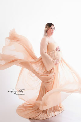 Séance photo bébé naissance maternité grossesse famille réalisée dans mon studio à Saint-André-de-l'Eure (27), proche d’Évreux et de Dreux