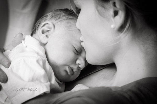 Séance photo bébé naissance maternité famille réalisée dans mon studio à Saint-André-de-l'Eure (27), proche d’Évreux et de Dreux