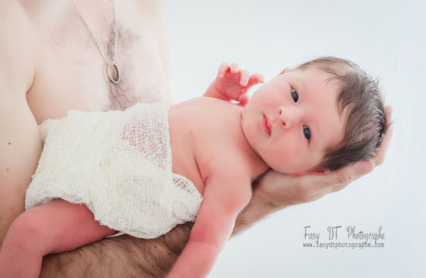 Séance photo bébé naissance maternité réalisée dans mon studio à Saint-André-de-l'Eure (27), proche d’Évreux et de Dreux