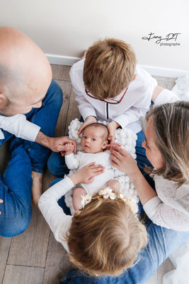 Séance photo bébé naissance maternité famille réalisée dans mon studio à Saint-André-de-l'Eure (27), proche d’Évreux et de Dreux