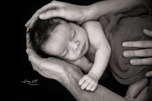 Séance photo bébé naissance maternité réalisée dans mon studio à Saint-André-de-l'Eure (27), proche d’Évreux et de Dreux