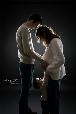 Séance photo bébé naissance maternité famille réalisée dans mon studio à Saint-André-de-l'Eure (27), proche d’Évreux et de Dreux (Eure et Loir)