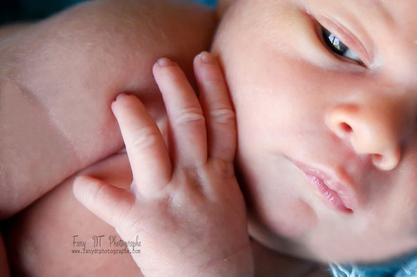 Séance photo bébé naissance maternité réalisée dans mon studio à Saint-André-de-l'Eure (27), proche d’Évreux et de Dreux