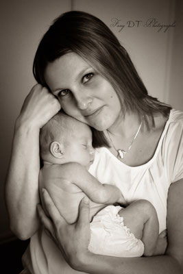 Séance photo bébé naissance maternité famille réalisée dans mon studio à Saint-André-de-l'Eure (27), proche d’Évreux et de Dreux