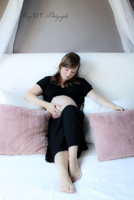 Séance photo bébé naissance maternité grossesse famille réalisée dans mon studio à Saint-André-de-l'Eure (27), proche d’Évreux et de Dreux