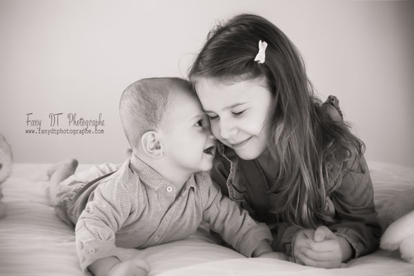 Séance photo bébé naissance maternité famille réalisée dans mon studio à Saint-André-de-l'Eure (27), proche d’Évreux et de Dreux