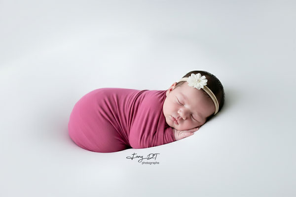 Séance photo bébé naissance maternité réalisée dans mon studio à Saint-André-de-l'Eure (27), proche d’Évreux et de Dreux