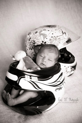 Séance photo bébé naissance maternité réalisée dans mon studio à Saint-André-de-l'Eure (27), proche d’Évreux et de Dreux