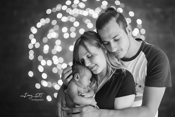 Séance photo bébé naissance maternité famille réalisée dans mon studio à Saint-André-de-l'Eure (27), proche d’Évreux et de Dreux (Eure et Loir)