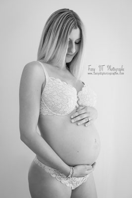 Séance photo bébé naissance maternité grossesse famille réalisée dans mon studio à Saint-André-de-l'Eure (27), proche d’Évreux et de Dreux