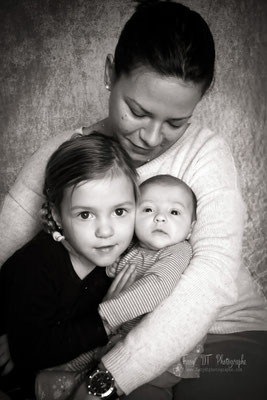 Séance photo bébé naissance maternité famille réalisée dans mon studio à Saint-André-de-l'Eure (27), proche d’Évreux et de Dreux