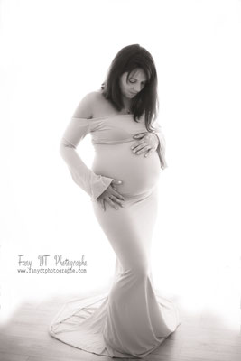 Séance photo bébé naissance maternité grossesse famille réalisée dans mon studio à Saint-André-de-l'Eure (27), proche d’Évreux et de Dreux