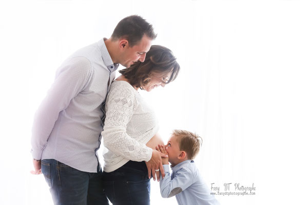 Séance photo bébé naissance maternité grossesse famille réalisée dans mon studio à Saint-André-de-l'Eure (27), proche d’Évreux et de Dreux