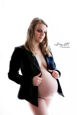 Séance photo bébé naissance maternité grossesse famille réalisée dans mon studio à Saint-André-de-l'Eure (27), proche d’Évreux et de Dreux